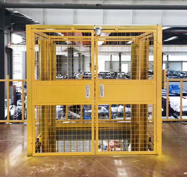 张家界智能导轨式升降机亮相